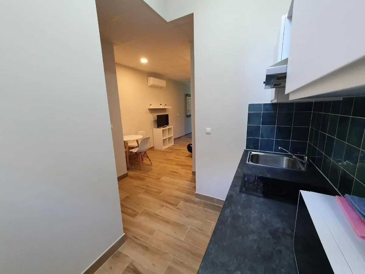 B75 Apartments Bilbao 0*,